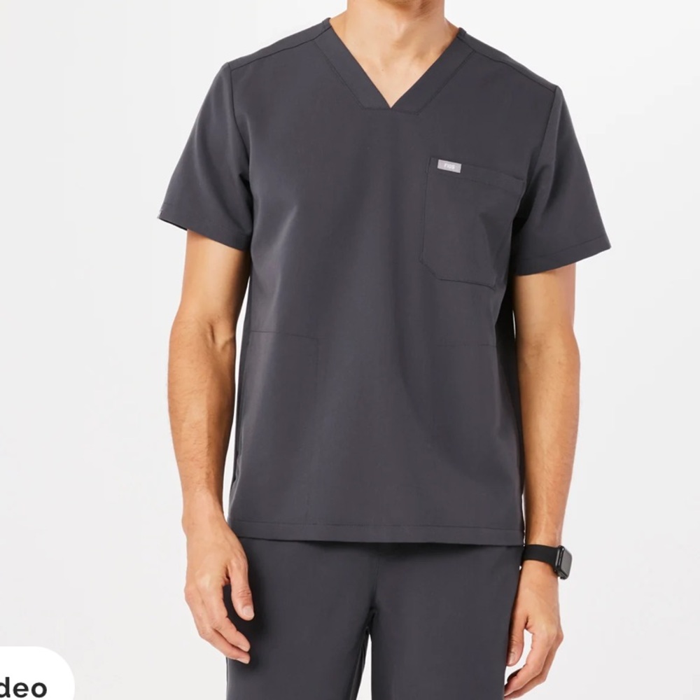 Figs Chisec Three-Pocket Scrub Top in Charcoal Size XL PO3468